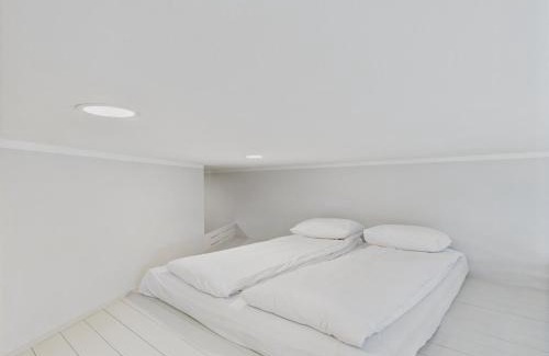 Old Town Apartment | Neat Old Town Riga Loft