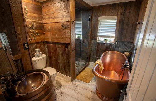 Russellville House | Nebo's Foot, Cabin Escape at Mount Nebo