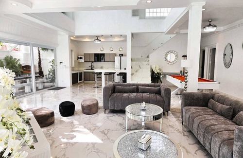 South Pattaya Villa | NEBULAND Luxury Pool Villa Pattaya