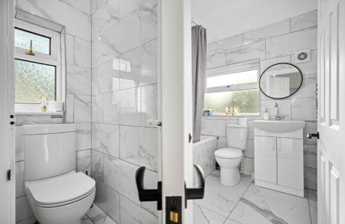 Acocks Green House | NEC BHX Free Parking Luxury Prestige Cosy Elegance