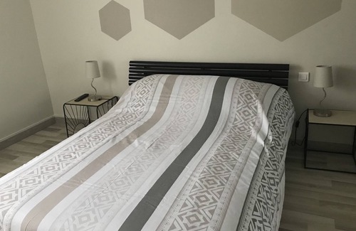 Saint-Martin-en-Campagne Cottage | neccesaire bedding provided, accept pets