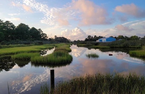 Crocheron House | Need a vacation? Walk to the waterfront 🌊 at the Bungalow ⭐️ ⭐️ ⭐️ ⭐️ ⭐️