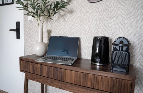 Municipality of Tilburg Apartment | Need peace to focus? This quiet spot near University Tilburg offers an affordable stay with green surroundings, shared facilities, and easy access to campus.