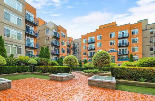 Belltown Apartment | Needle's Edge - 99 Walkscore!
