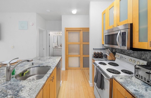 Belltown Apartment | Needle's Edge 99 Walkscore