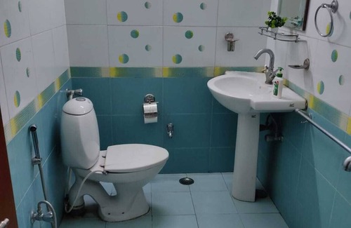 Varanasi Villa | Neehan Homestay - 1.5 kms from river Ganges