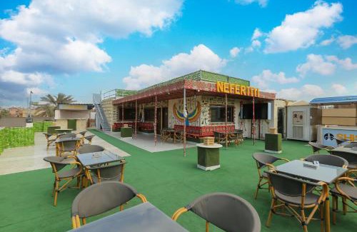 Kafrat al Jabal Hotel | Nefertiti city center Pyramids View