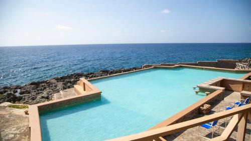 West End Apartment | Negril Beach Front on The SOV
