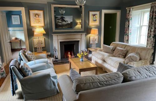 Peebles House | Neidpath Castle Cottage