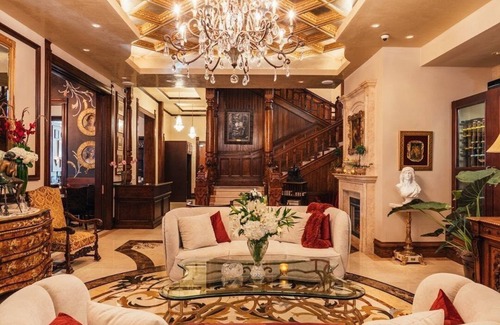 Lower Pacific Heights Hotel | Neighbourgood Sutter Mansion