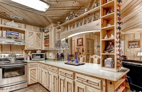 Alto Cabin | Nell's Getaway: 'Vacation in this Picturesque Cabin in the Woods!'