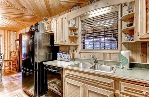 Alto Cabin | Nell's Getaway: 'Vacation in this Picturesque Cabin in the Woods!'
