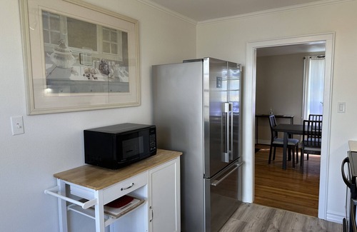 Old Town Historic District House | Nelles Cottage on the Park, Backs onto Park