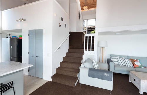 Russell House | Nelson's Lookout - Russell Holiday Home