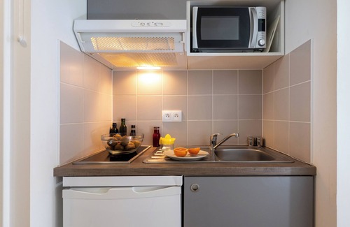 Neudorf Est House | Nemea Appart Hotel Elypseo Strasbourg Port