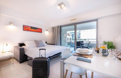 Cros-de-Cagnes Apartment | Nemea Appart Hotel Le Lido Cagnes sur Mer