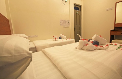 Omadhoo House | Nemo Inn