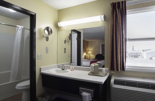 Dodge City Hotel | Nendels Inn & Suites