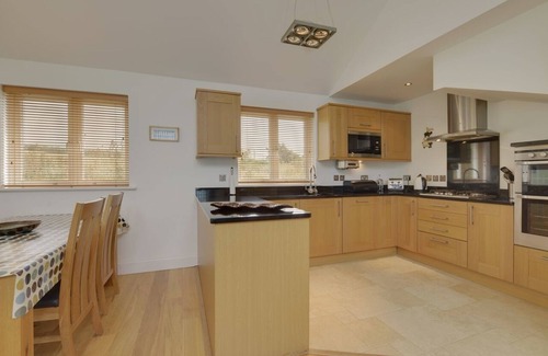 Treyarnon Cottage | NEPTUNE, pet friendly, country holiday cottage in Constantine Bay
