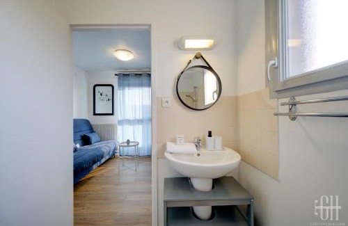 Saint-Pierre-des-Corps Apartment | Neptune - Proche A10 - 2V - Parking