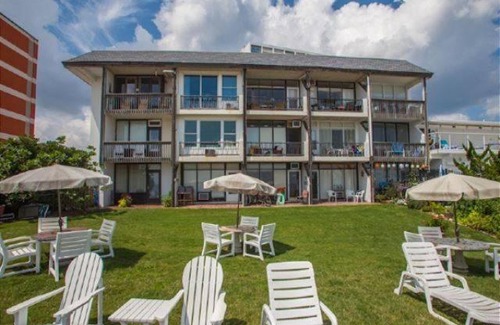 Northeast Virginia Beach Apartment | Neptune's Palace Condo