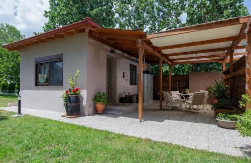 Sikia House | Nerium - Golden Fig Sykia lodge