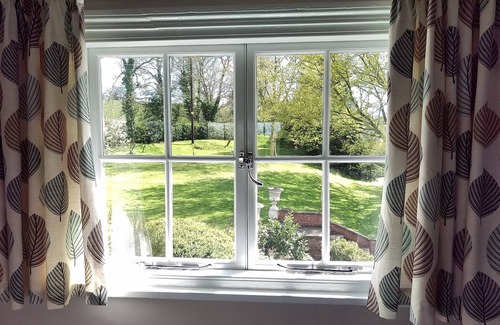 Stourport-on-Severn Cottage | NEST AT WINNALL Luxury 19thC Cottage, Peaceful Location, Walking, Child Friendly