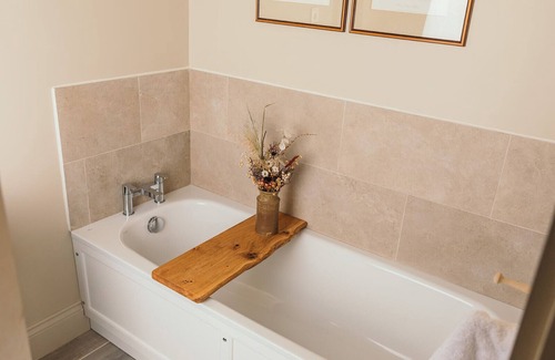 Ringstead Hotel | Nest Farmhouse