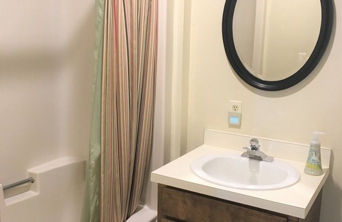 Deep Hole House | NESTLED ALONG BANKS OF ASSATEAGUE BAY OVERLOOKING THE SALT MARSHES!