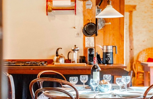 Campagnac-les-Quercy House | Nestled in the woods near the Rivers Dordogne and Ceou lies our secluded gem.