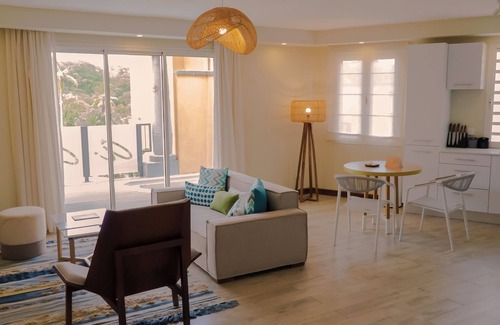 Port Chambly Apartment | Nestled in a unique Mediterraneanninspired residential estate of Port Chambly