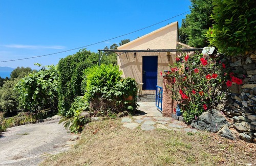 Nonza House | Nestled in the heart of the maquis; 900m from the village of Nonza and 5 minutes from the beach!