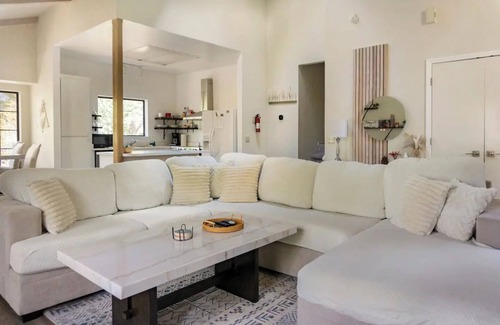 Groveland House | Nestled in the Pinetrees and Close to Yosemite
