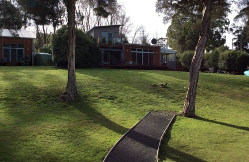 Ulverstone Apartment | Nestled on the picturesque Leven River