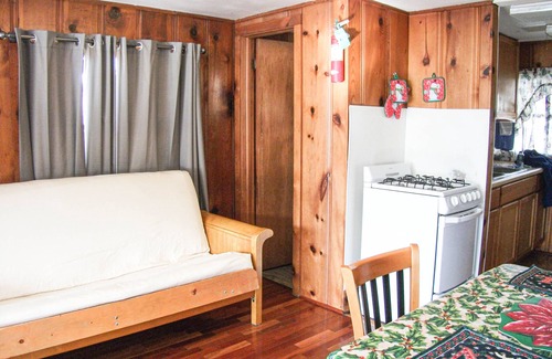 Rockaway Beach Cottage | Nestled on the quiet lake in Rockaway Beach
