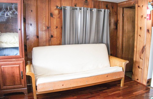 Rockaway Beach Cottage | Nestled on the quiet lake in Rockaway Beach