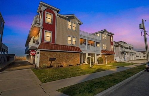 Sea Isle City Condo | Nestled one block from the bay, and a short walk to the beach.