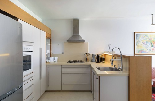 Tel Aviv Apartment | Neta's Urban Sanctuary 3-bedroom in Tel Aviv