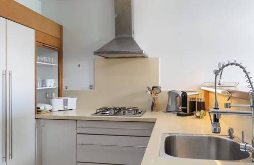 Tel Aviv Apartment | Neta's Urban Sanctuary 3-bedroom in Tel Aviv