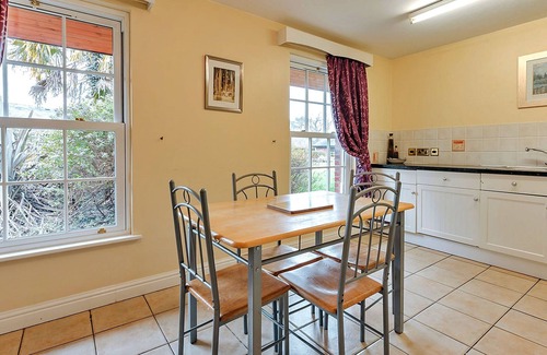 Eaton Mascott House | Netley Hall - Angelica by Interhome