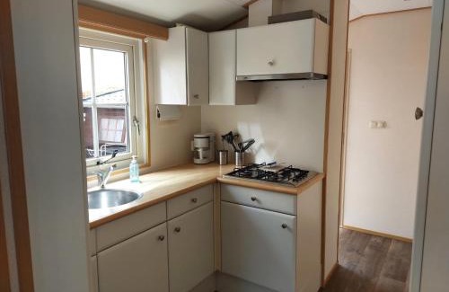 Rheeze Other | Nette, ruime chalet op christelijke familiecamping