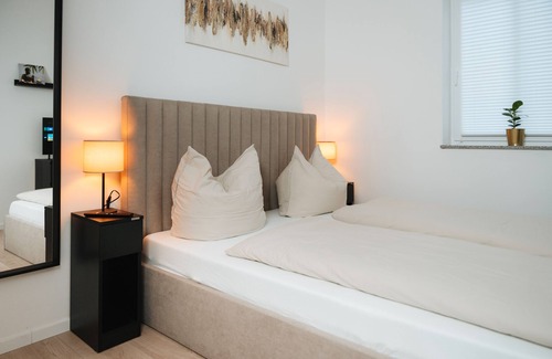 Sudenburg Condo | Neu! AUR Design Modern Boho Terrasse Firmen Paare