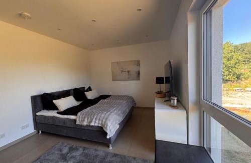 Muldestausee Apartment | neue 90qm Ferienwohnung mit 3 Schlafzimmern in Seenähe
