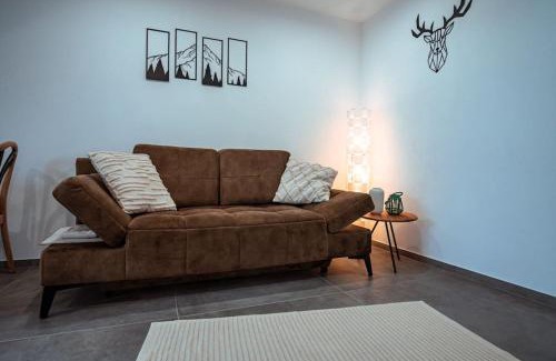 Bekond Apartment | Neue Fewo mit Schlossblick - Urlaub im Wein- und Ferienort Bekond
