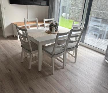 Prohlis Apartment | Neue , Schöne 3 Zimmer Wohnung in Dresden