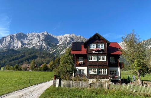 Ramsau am Dachstein Apartment | Neues Boutique Studio - Apartment mit Bergblick und Balkon in Ramsau - Sommercard inklusive