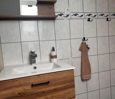 Osdorf House | Neues Ferienhaus an der Ostsee mit Sauna,Kamin und Garten