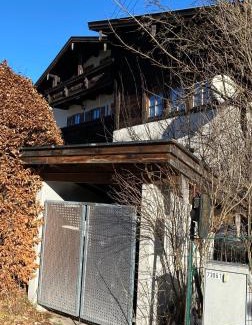 Stanggaß Apartment | NEUES ruhiges Apartment, Bergblick, Stellplatz