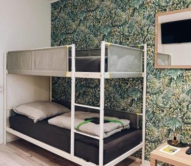 Freiberg am Neckar Apartment | Neuwertiges Apartment mit Kostenlose Privatparkplatz auch für Transporter geeignet R1