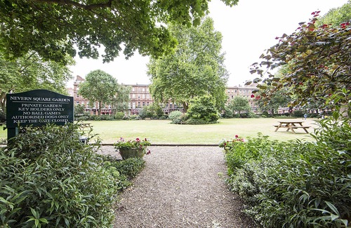Earl's Court Apartment | NEVERN SQUARE, KENSINGTON - Sunny 1 Bed, 1 bath apartment with communal garden